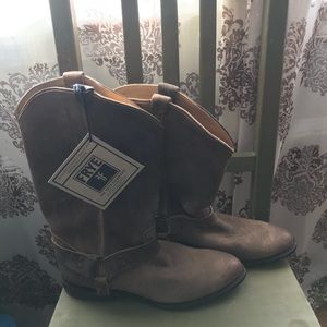 Frye Wyatt Harness size 8.5 NWT